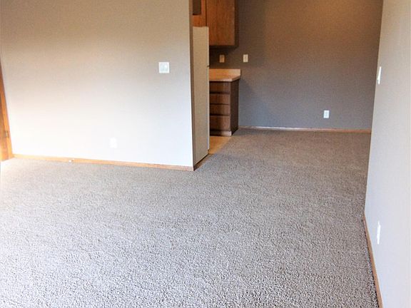 3rd image of 5102 Emerald Dr #22