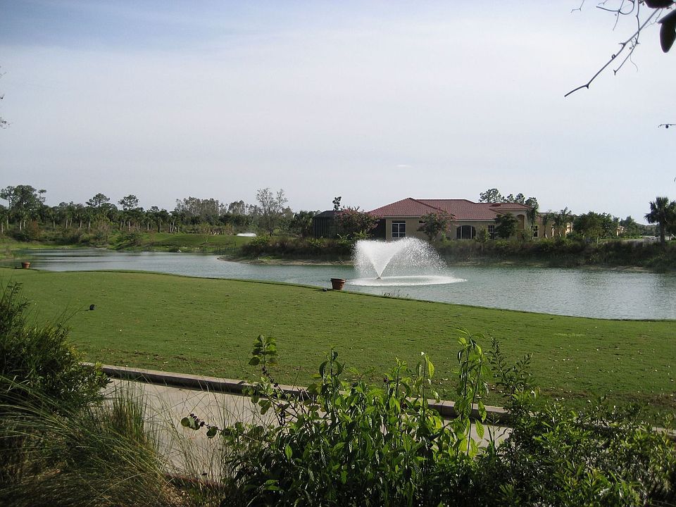 Private Screened Lanai Overlooks Golf Course, Lake and Water Feature