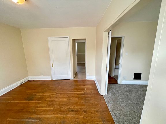 4th image of 4709 Newport Ave #4711