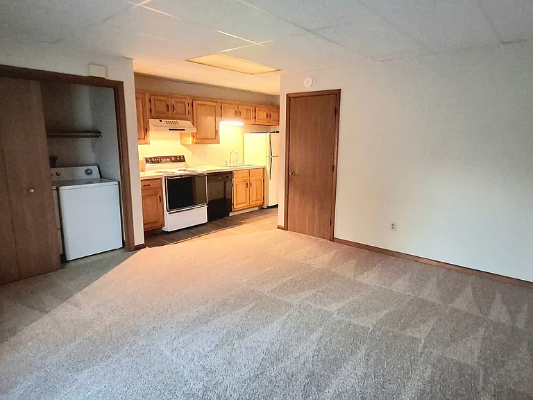 110 E Hummelstown Street — Photo 4