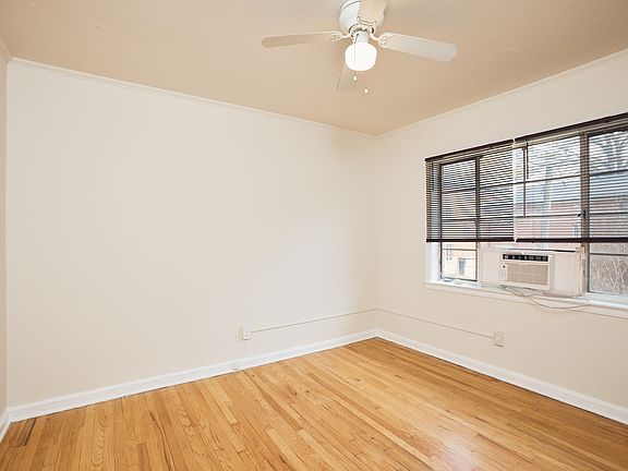 3rd image of 1347 Briarwood Dr NE Unit 3