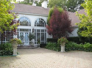 445 Lone Pine Rd, Bloomfield Hills, MI