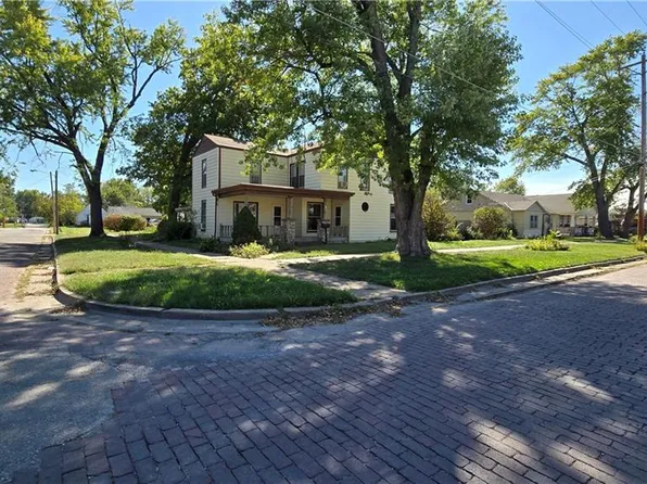 501 Pacific Ave, Osawatomie, KS 66064