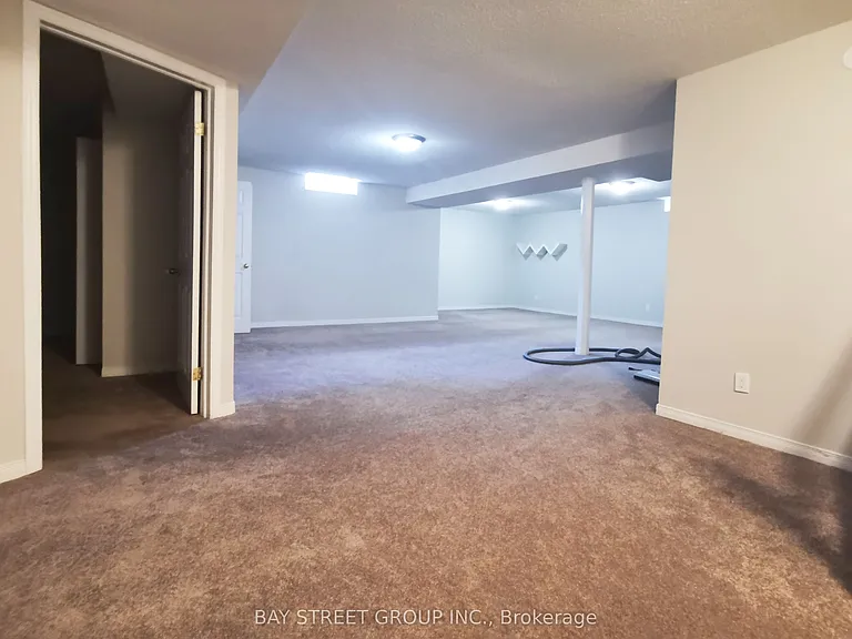 2034 Oxford Ave — Photo 17