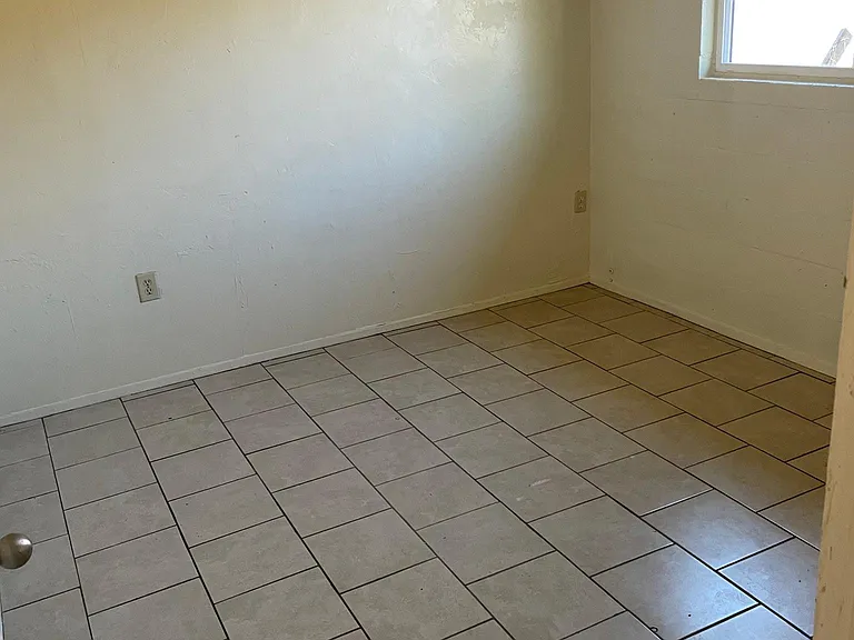 2738-2740 N Fontana Ave — Photo 10