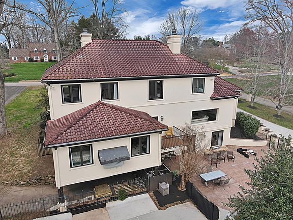 3rd image of 6800 Sherwood Dr
