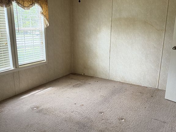 4th image of 651 Terrace Hill Rd