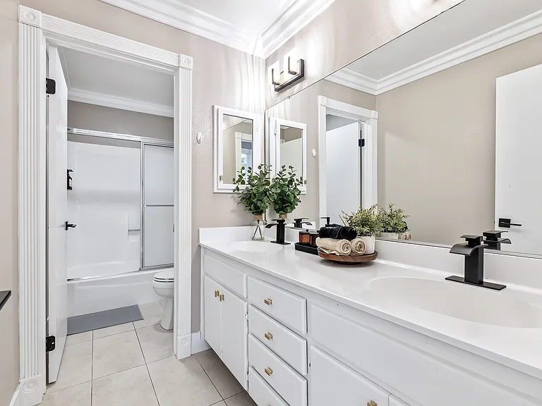 8641 Acapulco Cir — Photo 33