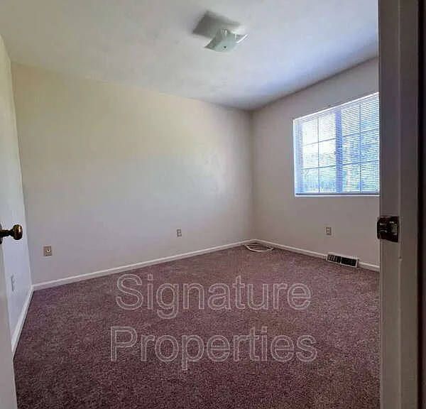 4102 Richland Ave NW — Photo 7