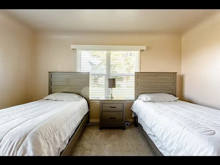 12256 Sante Fe Ave — Photo 10