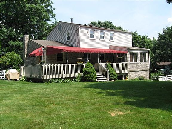 4th image of 240 Cherry Ln