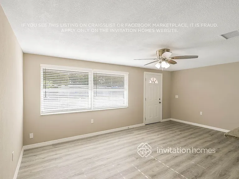10821 Manchester Rd — Photo 4