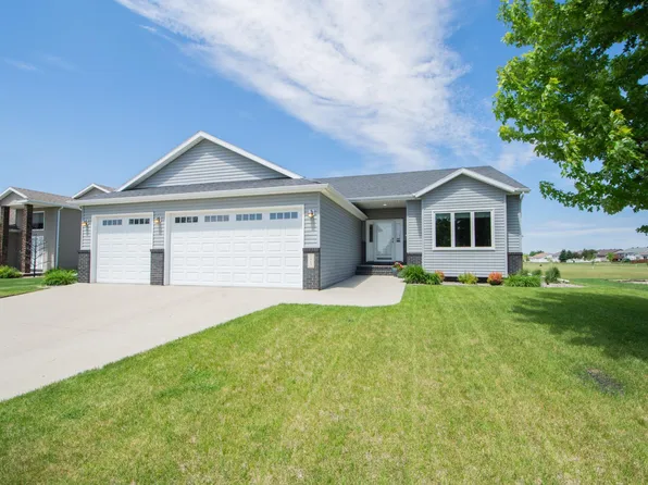 5467 47th Ave S, Fargo, ND 58104
