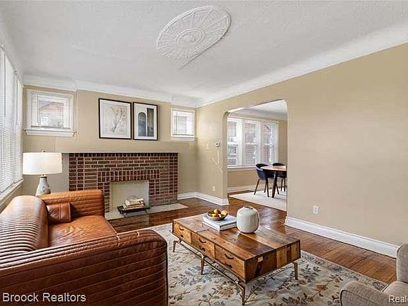 2nd image of 6127 Grayton St
