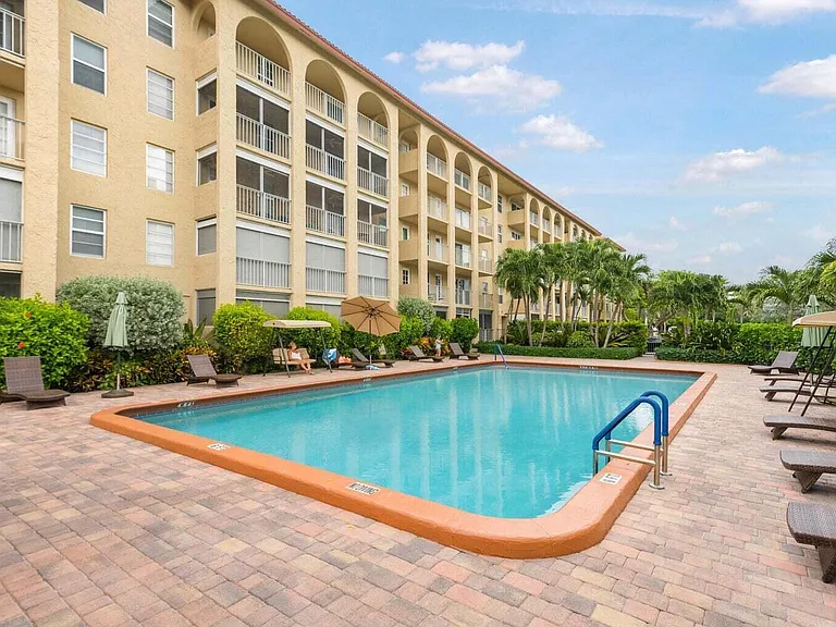 950 Ponce De Leon Rd #309 — Photo 22