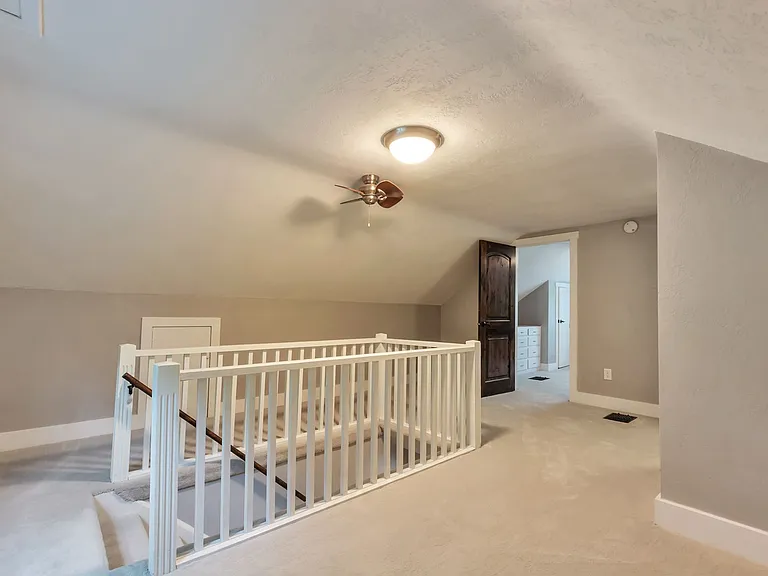 4858 S Viewmont St — Photo 44