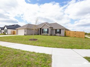 5960 W Quinn St, Fayetteville, AR 72704