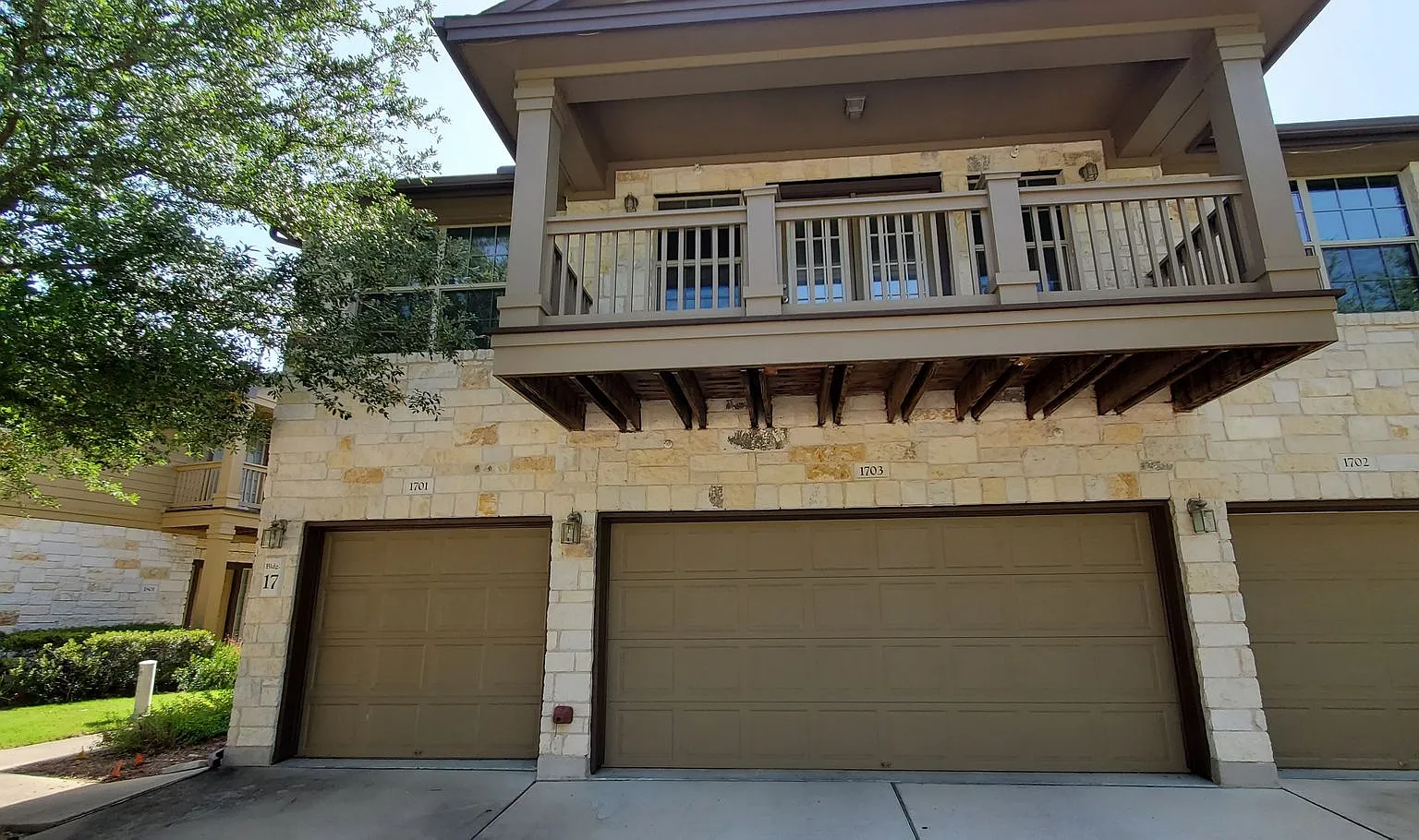Wonderful 2/2 in Scofield Villas! — Photo 1