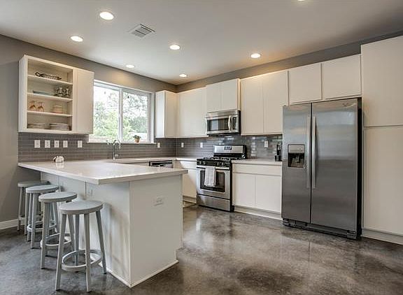2nd image of 301 W Stassney Ln Unit 34