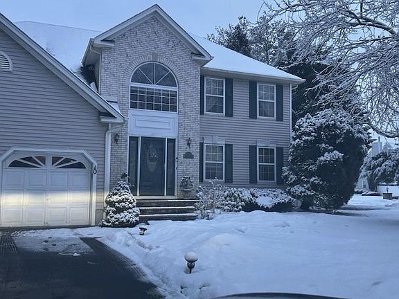 2nd image of 33 Bennett Rd