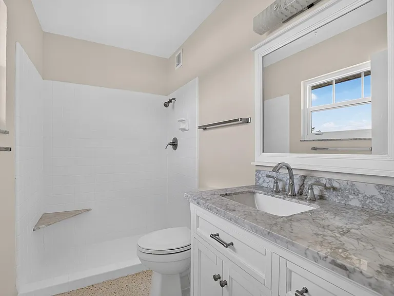 705 Thunderbird Ave — Photo 18