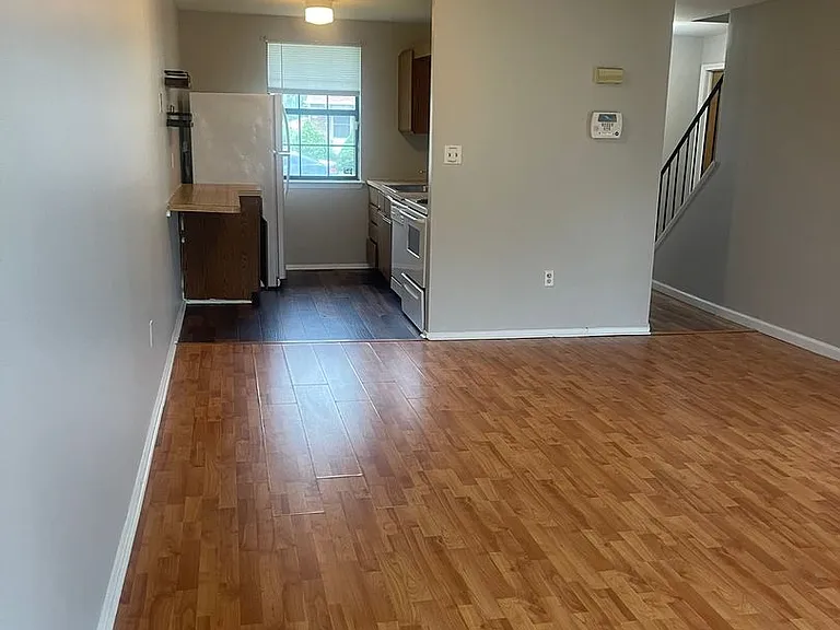 207 Channing Dr — Photo 11