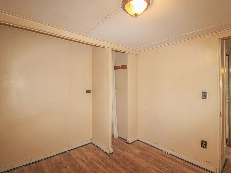 14 Simpson Rd — Photo 12