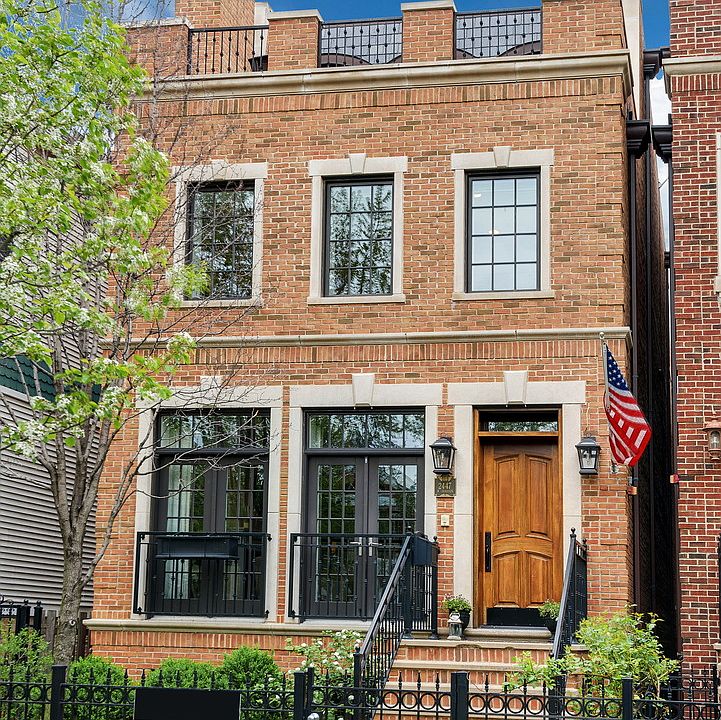 1st image of 2447 N Janssen Ave