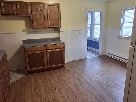 4th image of 42 W Midland Dr
