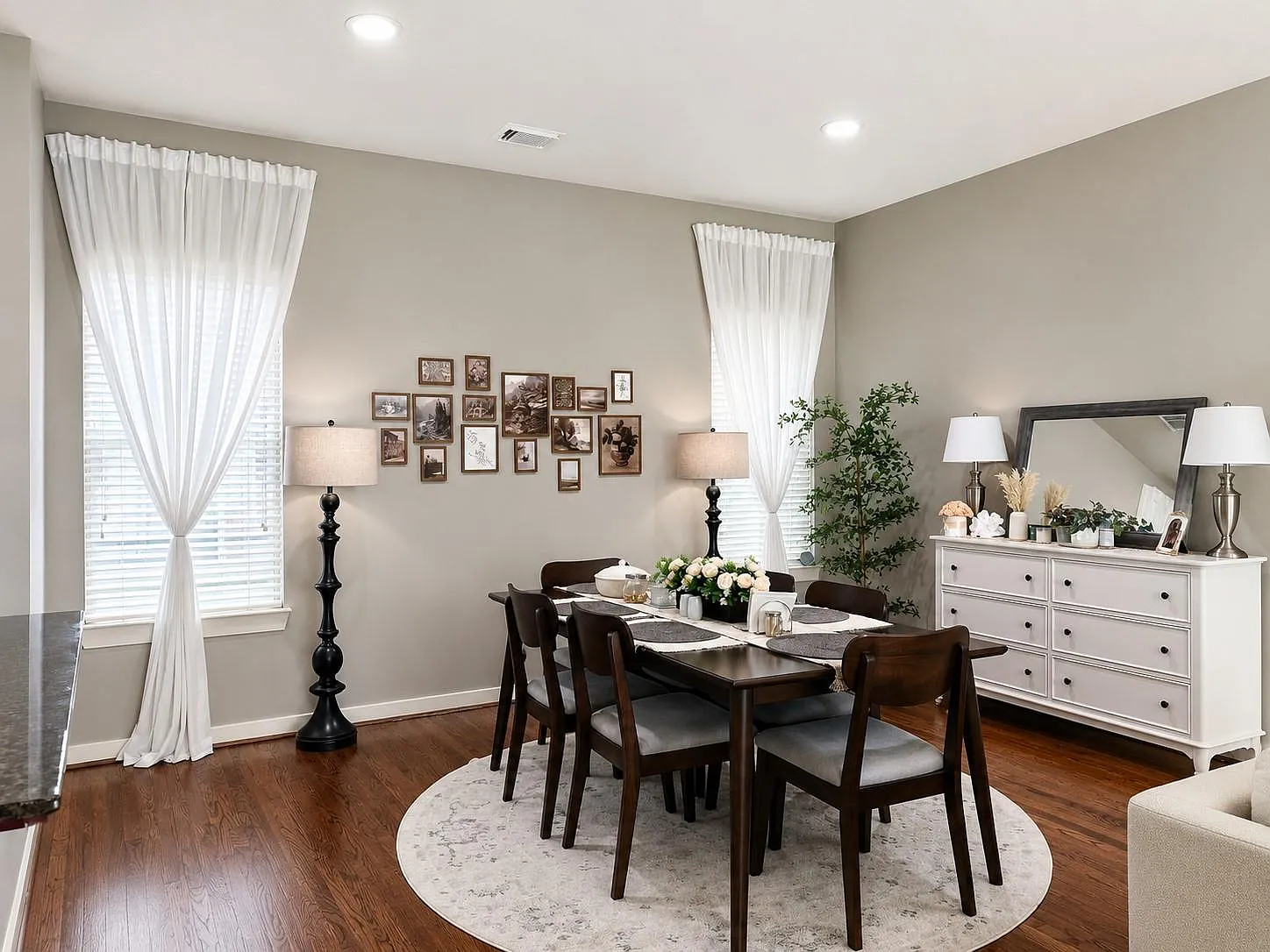 3 bed, 2.5 bath, 2107 sqft, $2,550 — Photo 3