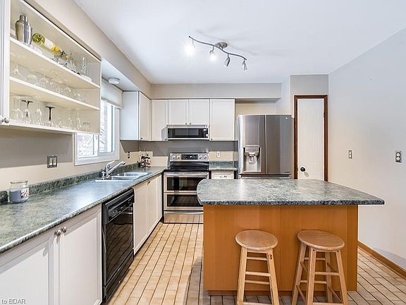 3rd image of 54 Garden Dr