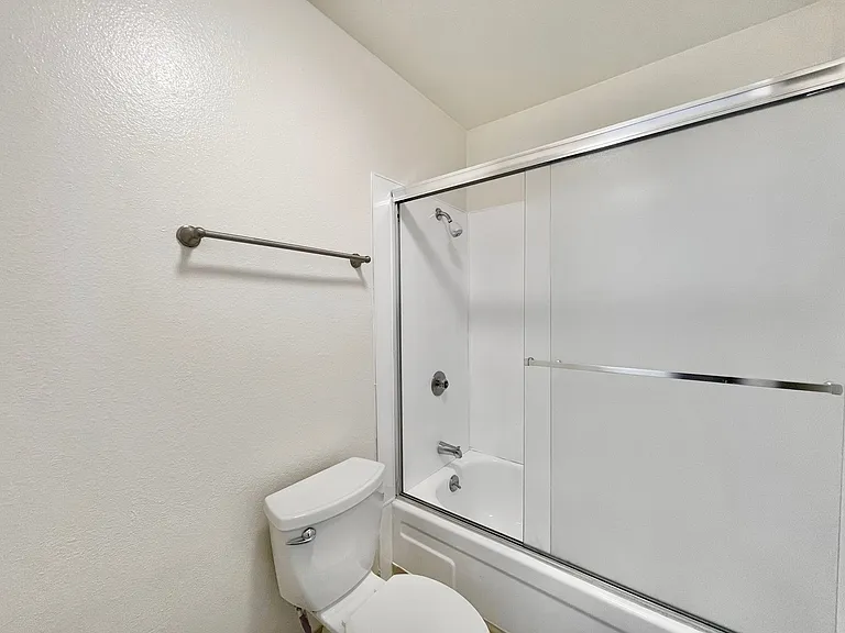 Arden Oaks Apartments — Photo 27