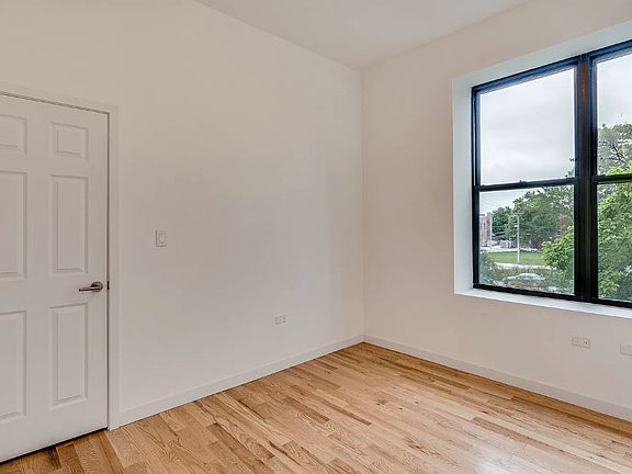 4th image of 4525 S Evans Ave