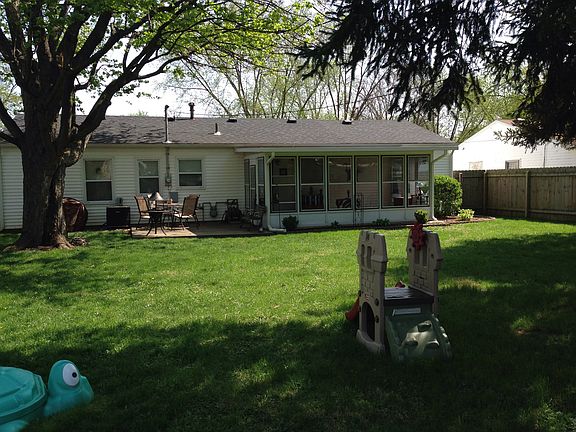3rd image of 1905 Drake Dr
