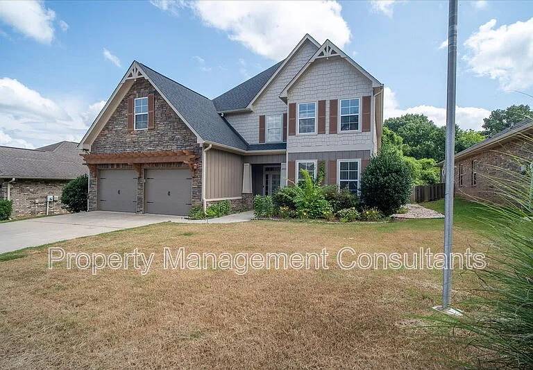 2903 Magnolia Park Dr SE — Photo 1