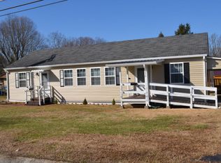 736 W Outer Dr, Oak Ridge, TN 37830