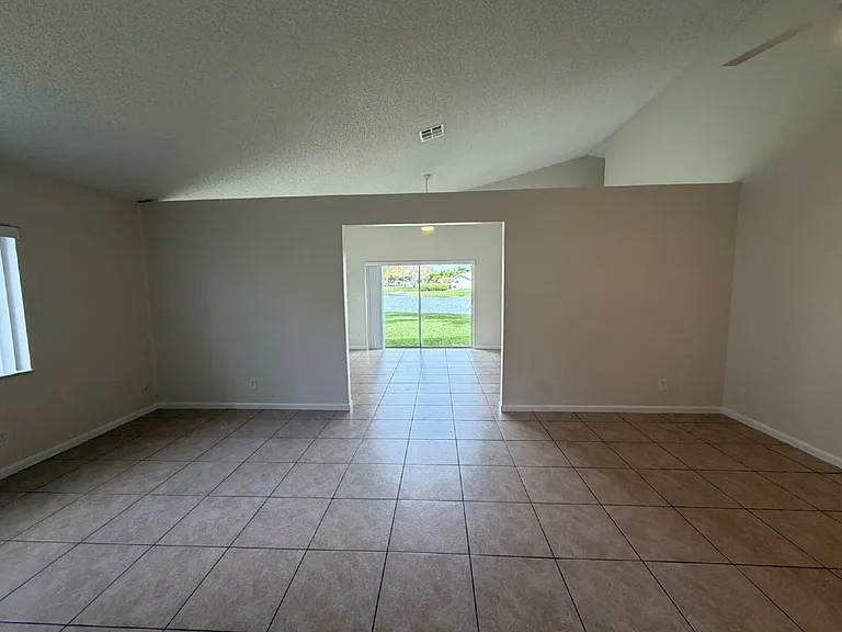 8657 Rosalie Ct — Photo 6