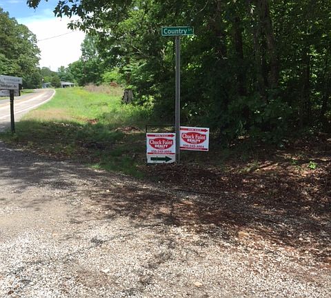 5th image of 410 Country Ln