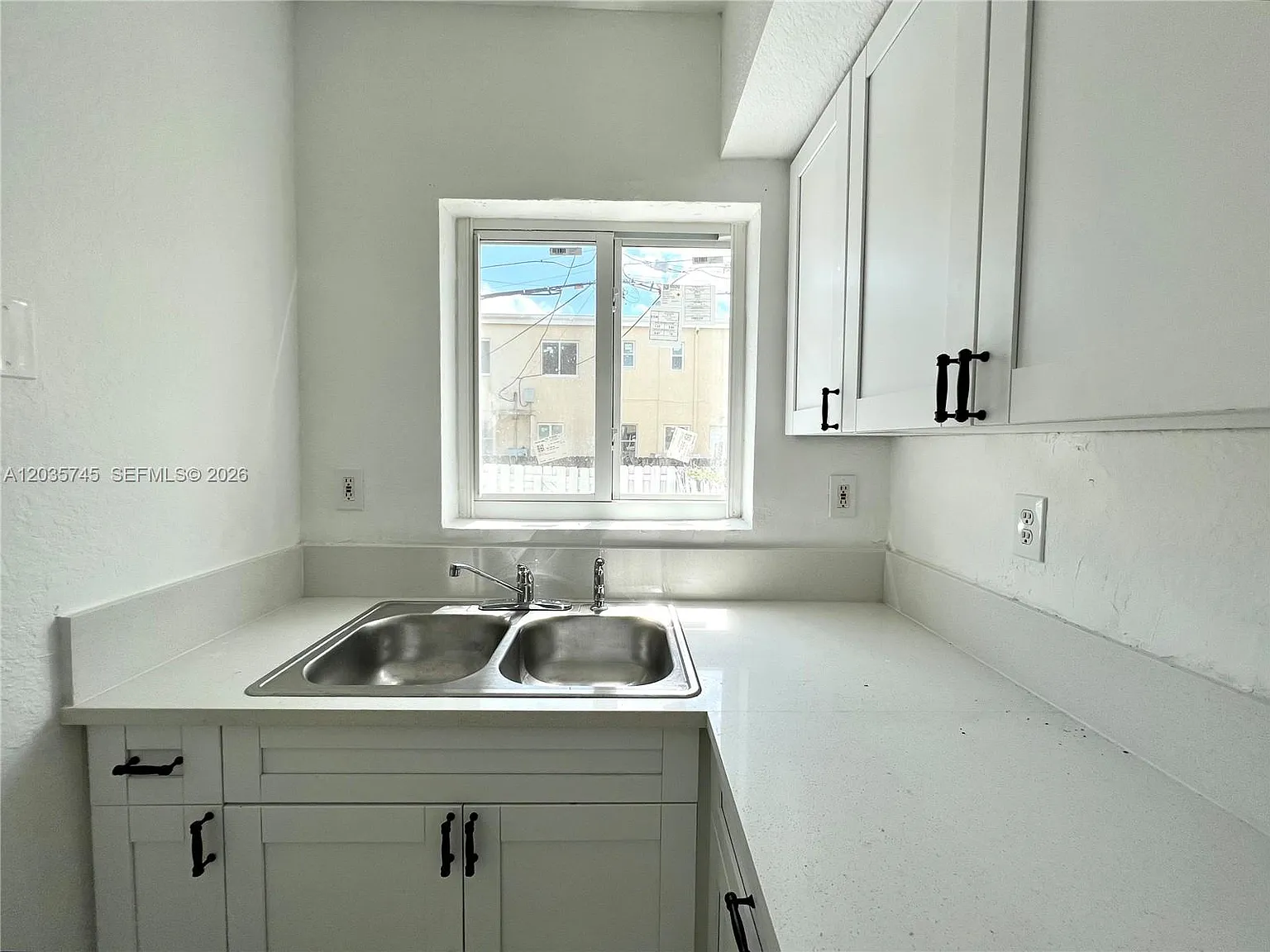 Sunset Palm Villas Condo — Photo 2