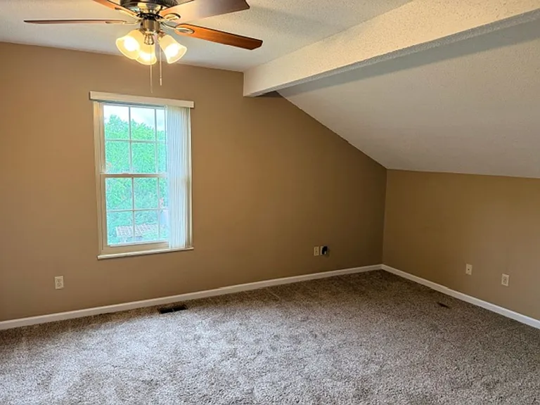 1144 N Rachaels Cir — Photo 12
