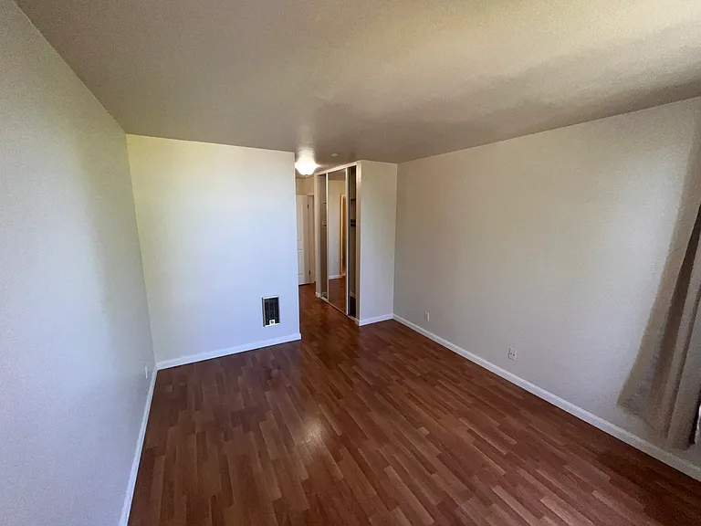 300 Vernon St #22 — Photo 12