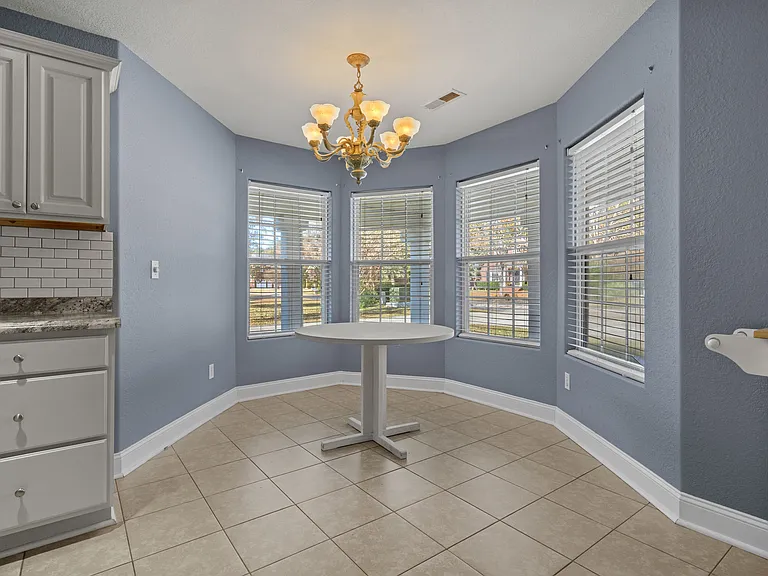 2409 Hunters Trl — Photo 13
