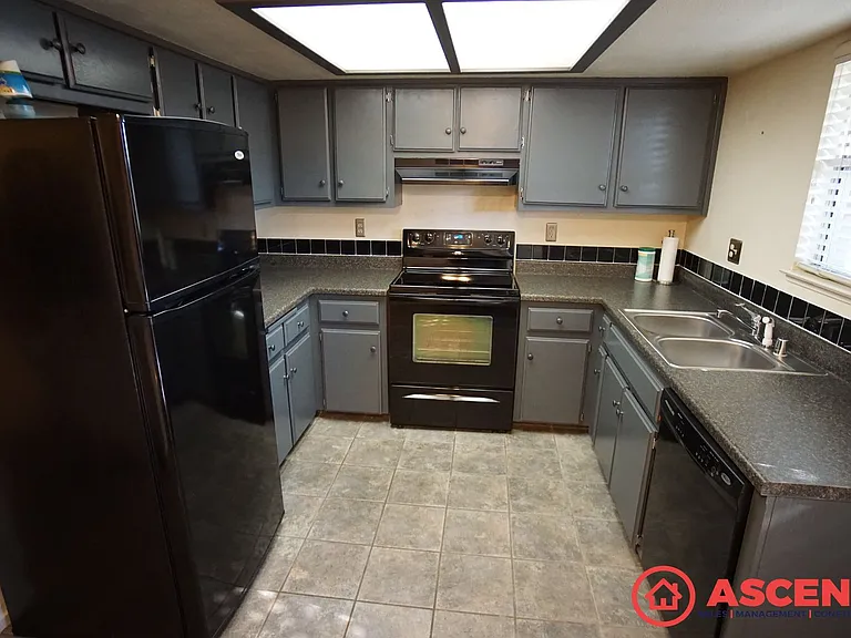 4600 Beechwood St #44 — Photo 6