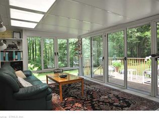 32 Adams Rd, Bloomfield, CT 06002