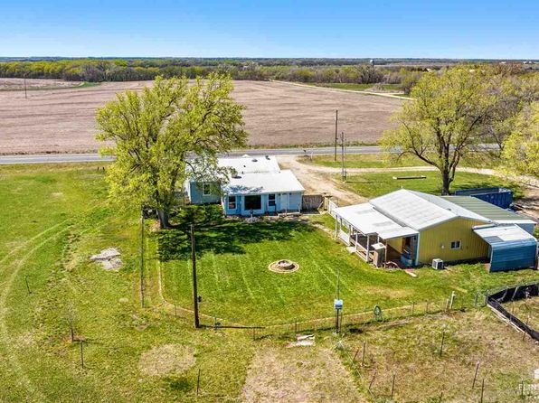 692 Key Rd, Hope, KS 67451
