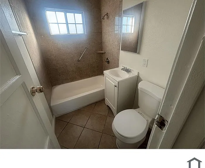 9562 Compton Ave #3 — Photo 4