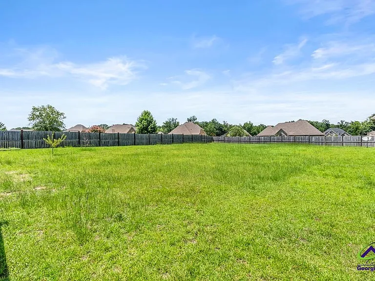 1052 Chattahoochee Dr — Photo 50