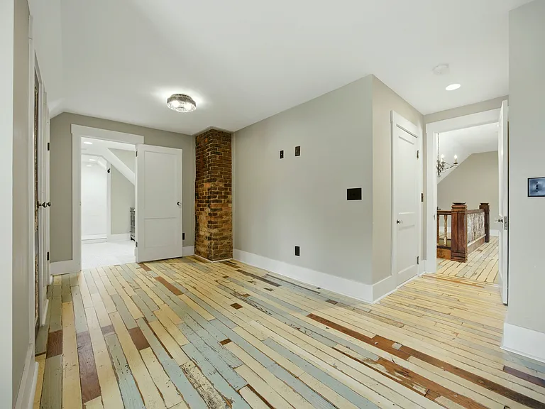 185 W Moreno St — Photo 37