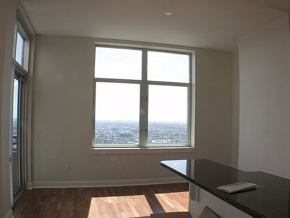 5th image of 440 S Broad St Unit 2904