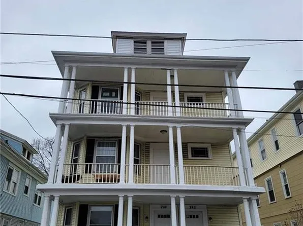 238-240 Althea St, Providence, RI 02909